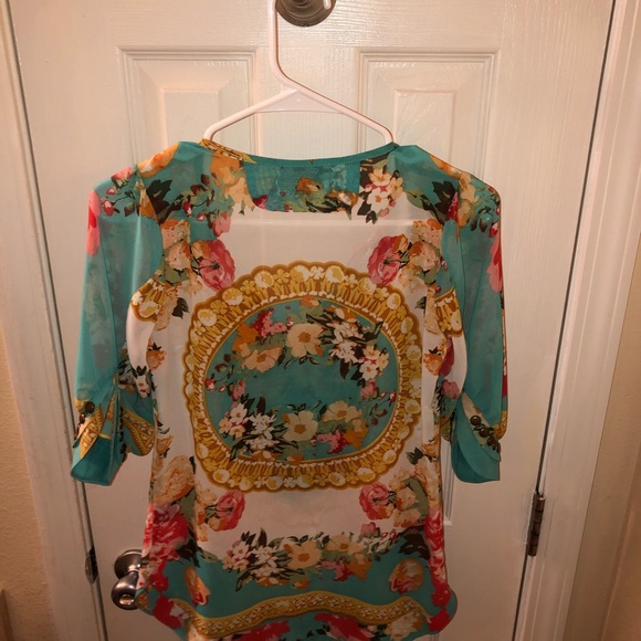 Beautiful detailed blouse Size S - Picture 2 of 2